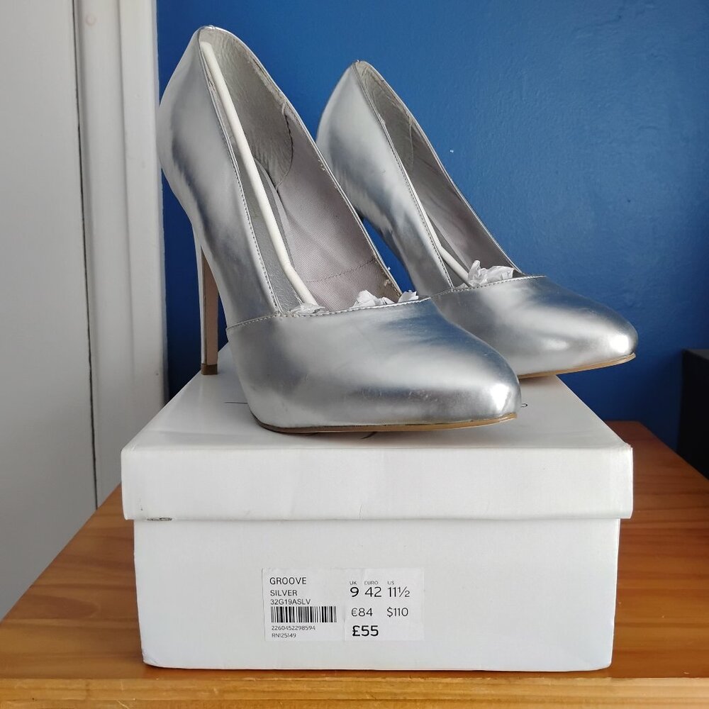 Silver high heels  stiletto pumps  sz 11-1/2